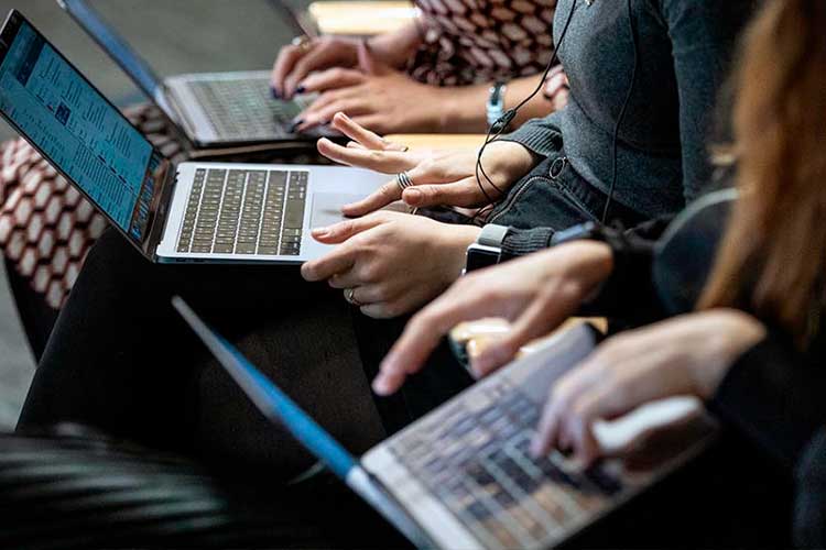 En lo que va del siglo las cooperativas duplicaron las licencias de Internet en Argentina 