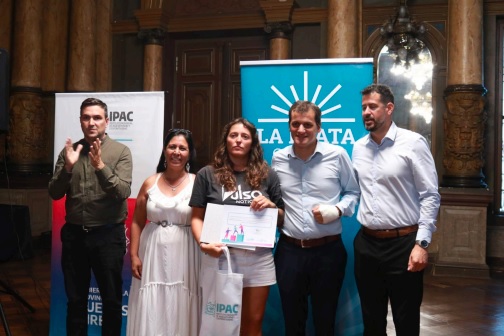 El IPAC entregó 180 millones de pesos de Impulso Cooperativo, distinciones de Sello de Producto Cooperativo y libros obligatorios a cooperativas de La Plata