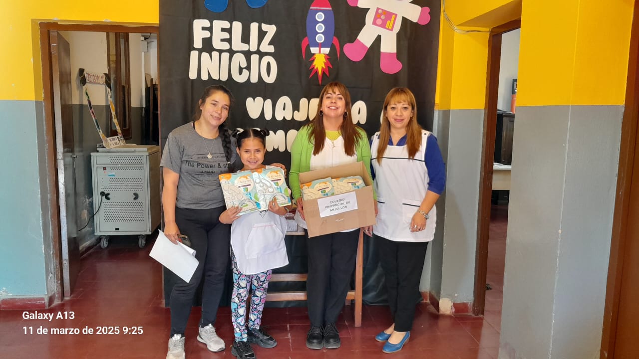 Creando Conciencia donó kits de útiles escolares hechos con plástico reciclado para escuelas de La Rioja