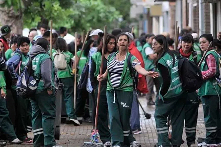 La Plata: Cooperativistas municipales pararán por cobrar 6.250 pesos mensuales