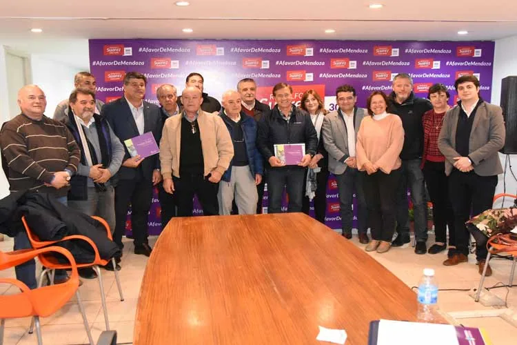 Acovi se reunió con los candidatos a gobernador de Mendoza