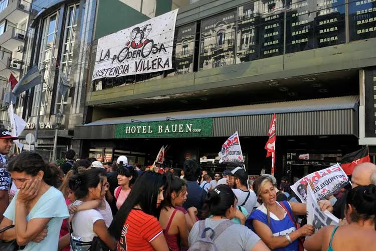 Cierra el Hotel Bauen