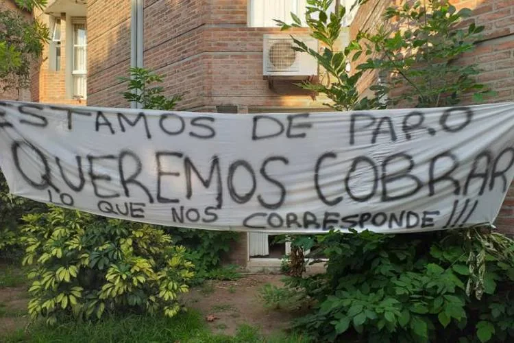 Trabajadores intentan formar una cooperativa