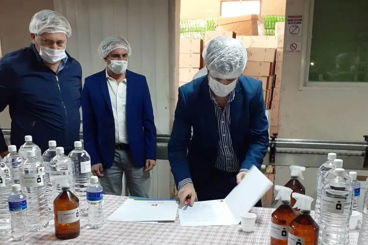 Mendoza: 10.000 litros de alcohol cooperativos