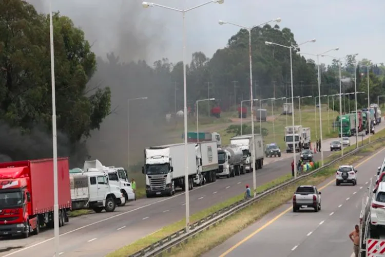 Paro de transportistas: Coninagro pidió “libertad de tránsito, comercio y trabajo”