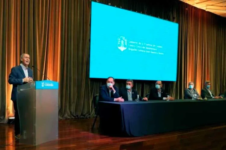 Schiaretti pidió levantar el cepo a las carnes y eliminar las retenciones