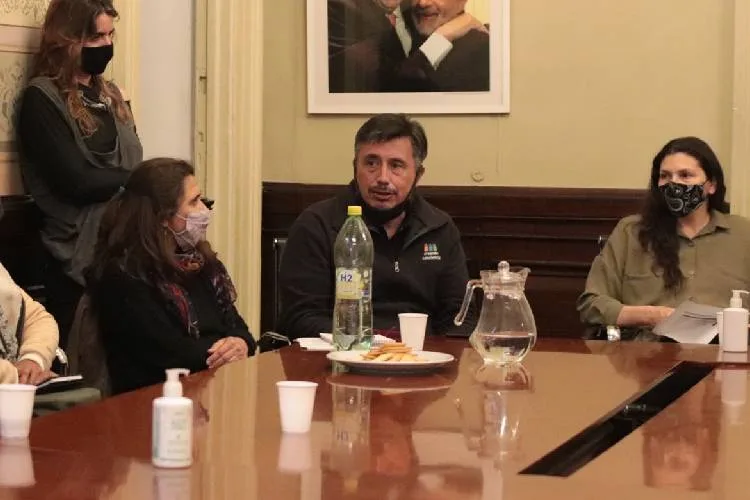 Reunión junto a autoridades nacionales