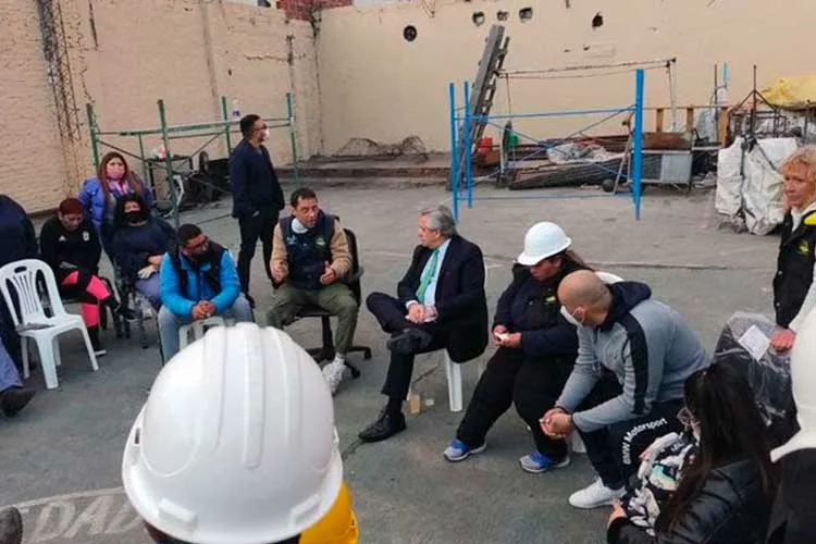 Alberto Fernández visitó una cooperativa