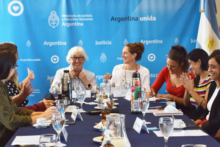Encuentro con referentes femeninas del cooperativismo
