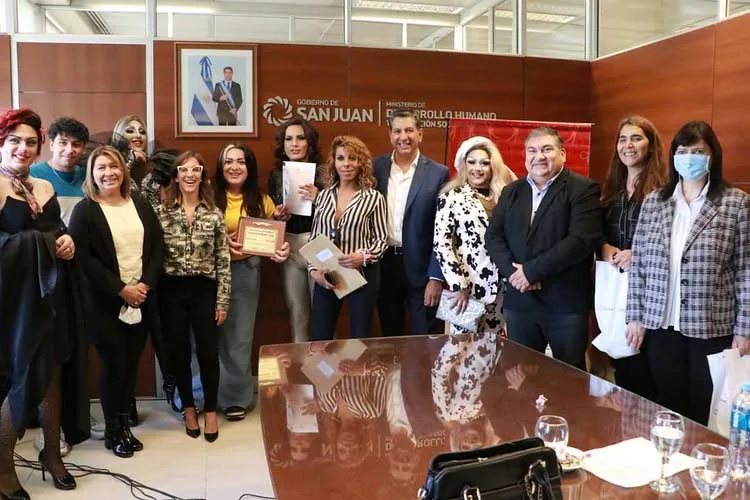 San Juan: Se constituyó la primera cooperativa de cultura drag del país