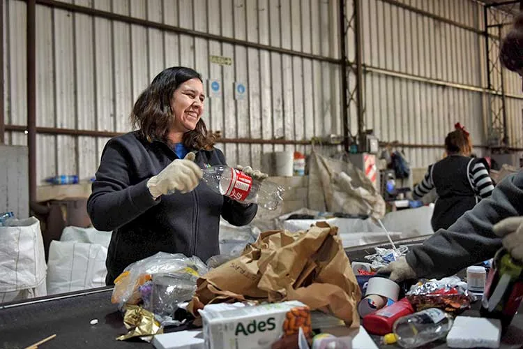 Financiarán un proyecto para crear políticas públicas de reciclado entre cooperativas y el Estado