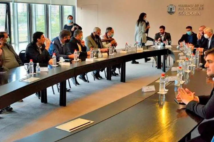 Córdoba: Acuerdo cooperativo para achicar la brecha digital