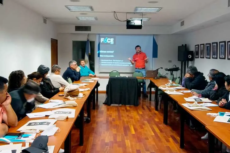 Una delegación de ecuatorianos y panameños visitó FACE