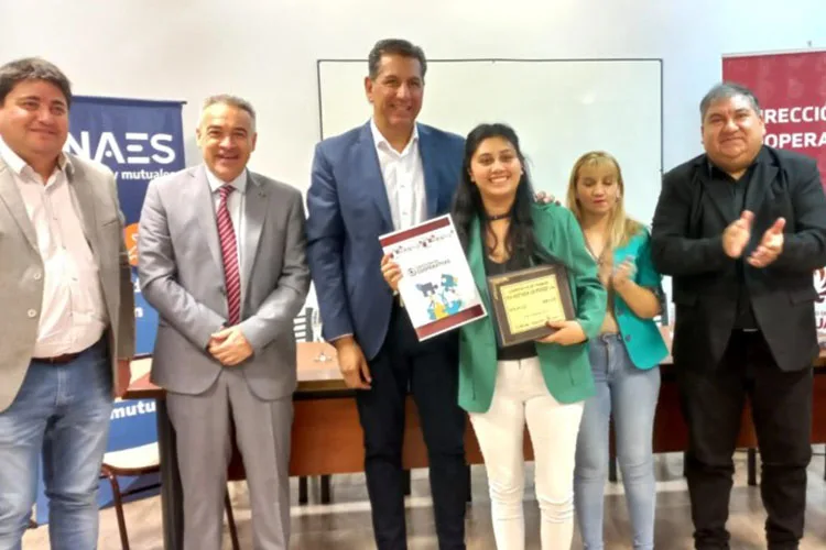 San Juan: Entrega de matrículas cooperativas
