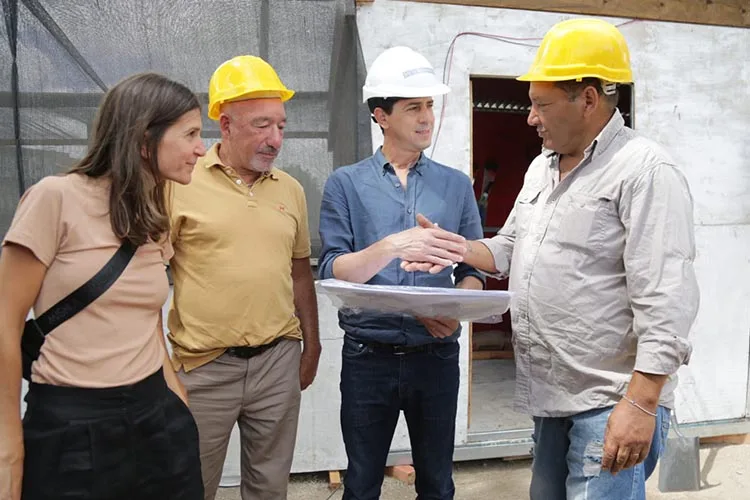 Autoridades recorrieron obras cooperativas