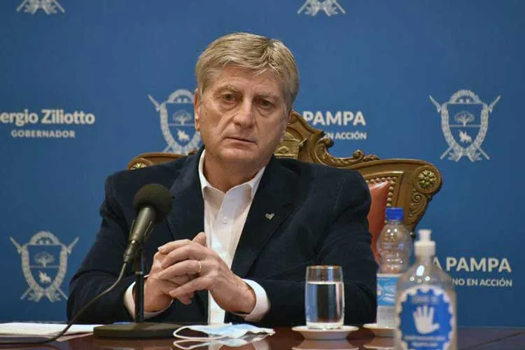 El gobernador de La Pampa destacó el rol de las cooperativas trabajo