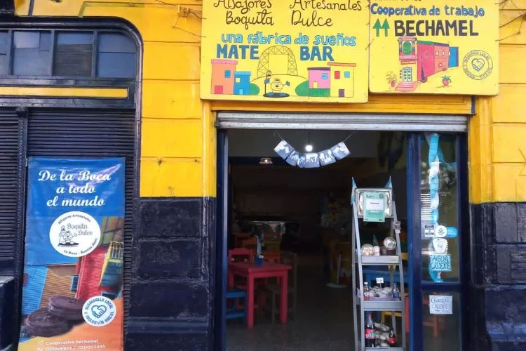 Cooperativa Bechamel, tres años elaborando alfajores de La Boca al mundo