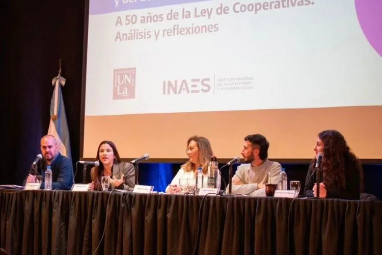 Jornada en la UNLA a 50 años de la Ley de Cooperativas
