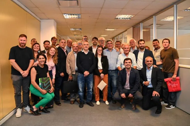 Firman convenios para asistir a Cooperativas de Buenos Aires