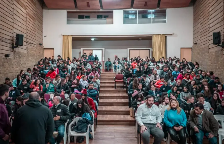 Impulso al cooperativismo: Segunda Jornada para Jóvenes en Alem