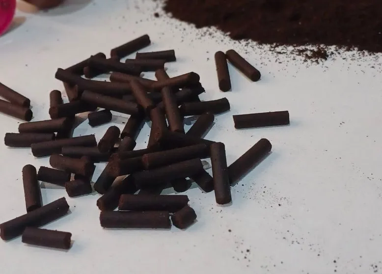 La cooperativa Creando Conciencia produce pellets con el reciclado de café post consumo