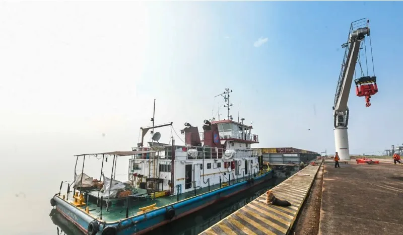 Empresas y cooperativas brasileñas miran al Puerto de Posadas como puerta de exportación