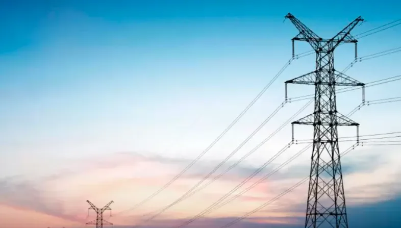 Frente a la desregulación, las cooperativas eléctricas se reorganizan para defender su rol en el mercado