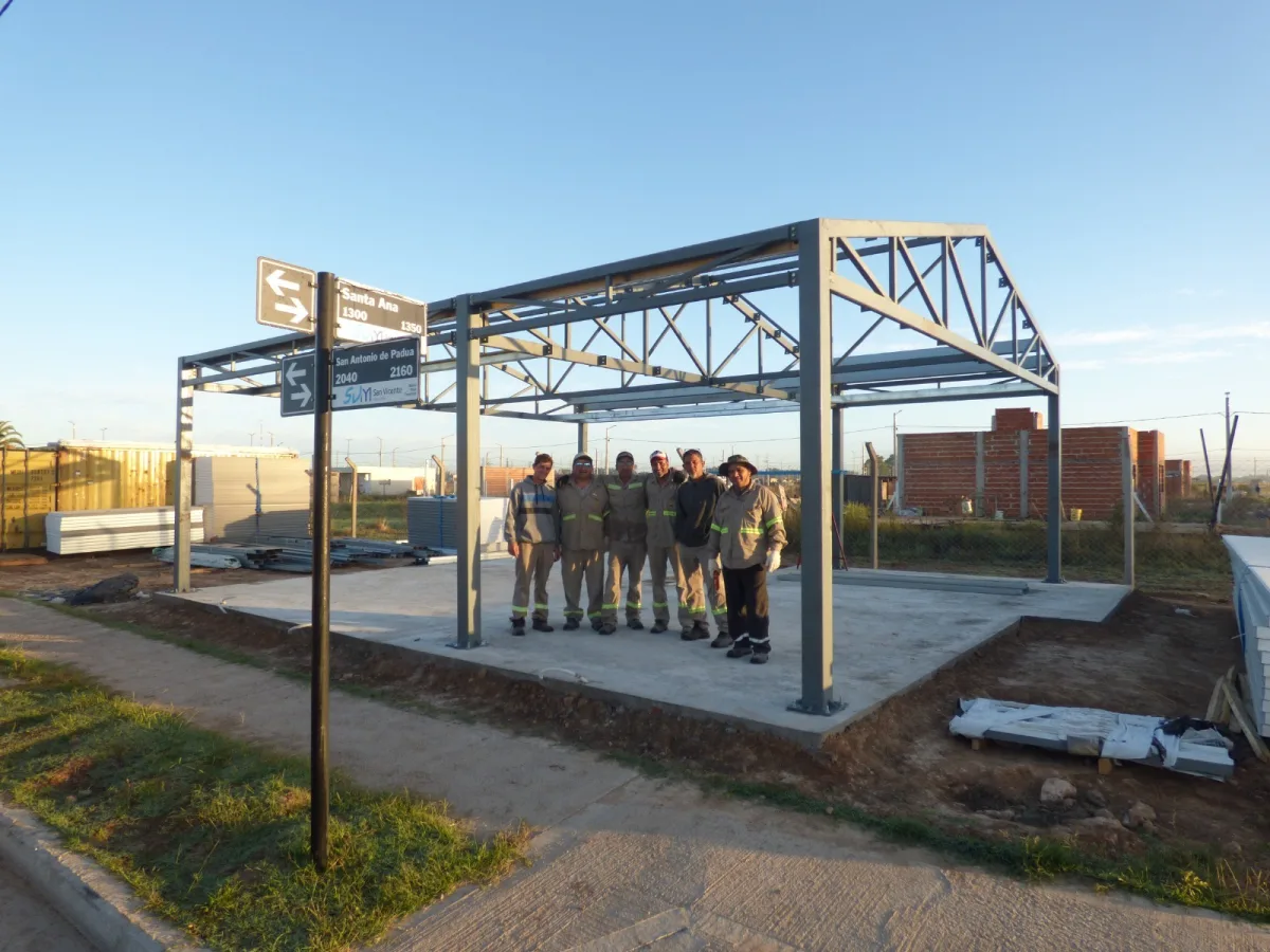 Cooperar 7 de Mayo y la mutual Aguas Claras unieron fuerzas para construir viviendas en San Vicente