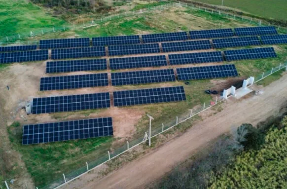 UCELCA inaugura en Sampacho un parque solar que llevará el nombre de Oscar Orecchia