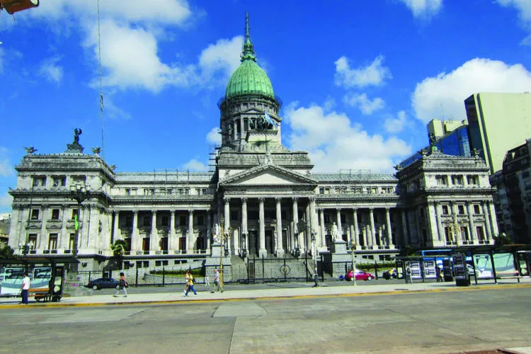 Cooperativas y mutuales deberán pagar un impuesto extraordinario