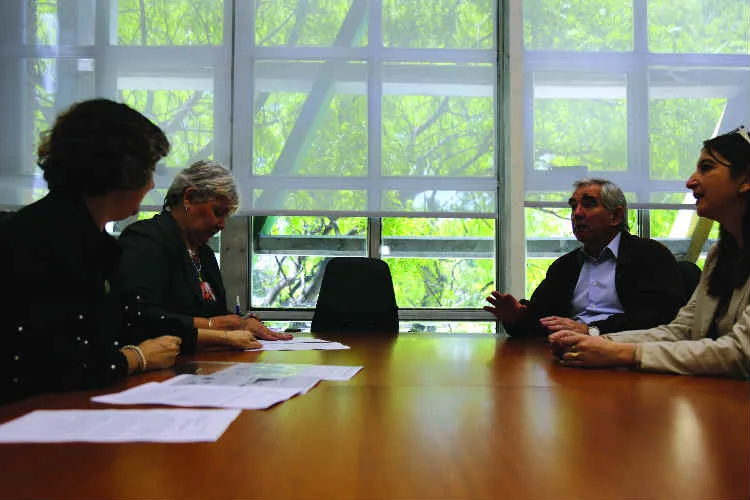 Contenidos cooperativos y mutuales en carreras universitarias
