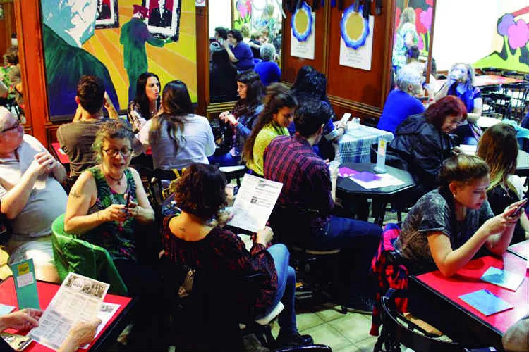 Un bar cooperativo deberá pagar $160 mil de electricidad