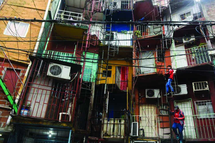 “Es necesario que haya política de vivienda”