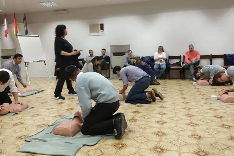 Capacitación de técnicas de reanimación cardiopulmonar