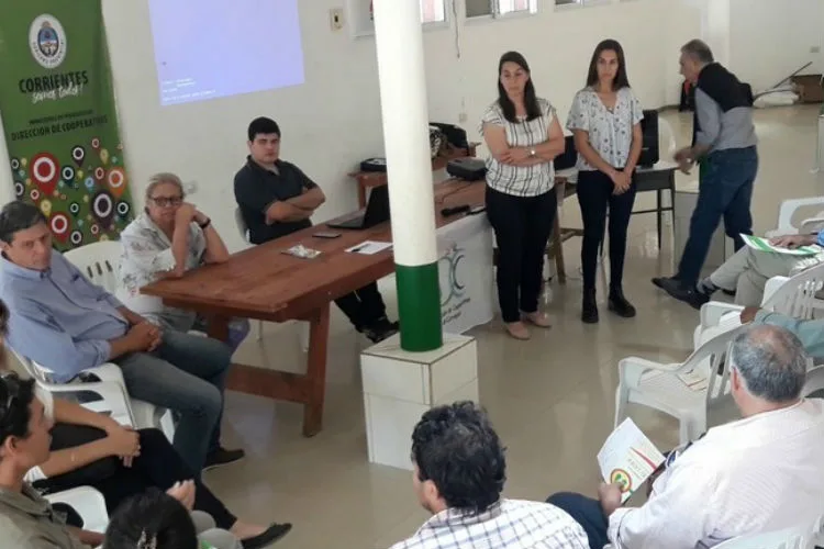Encuentro cooperativo en Bella Vista