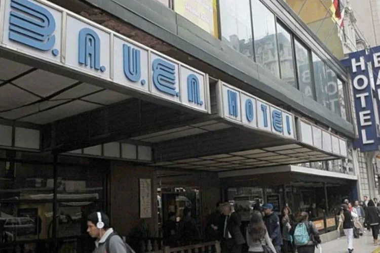 Vuelve a abrir la sala teatral