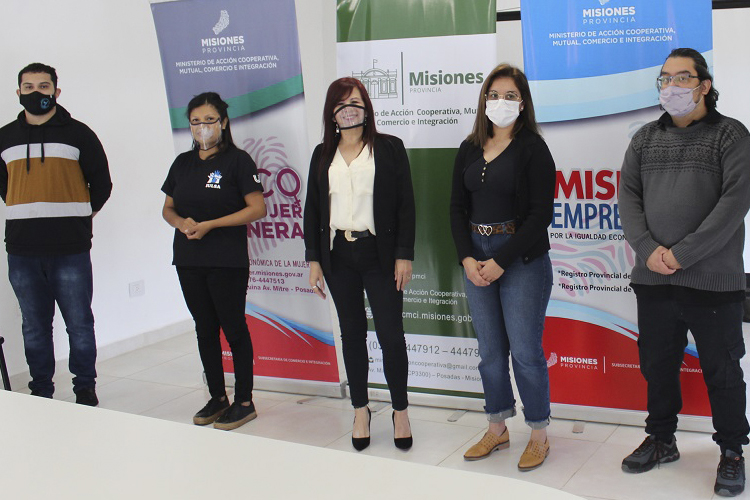 Incorporaron intérpretes en lengua de señas en el Ministerio de Acción Cooperativa