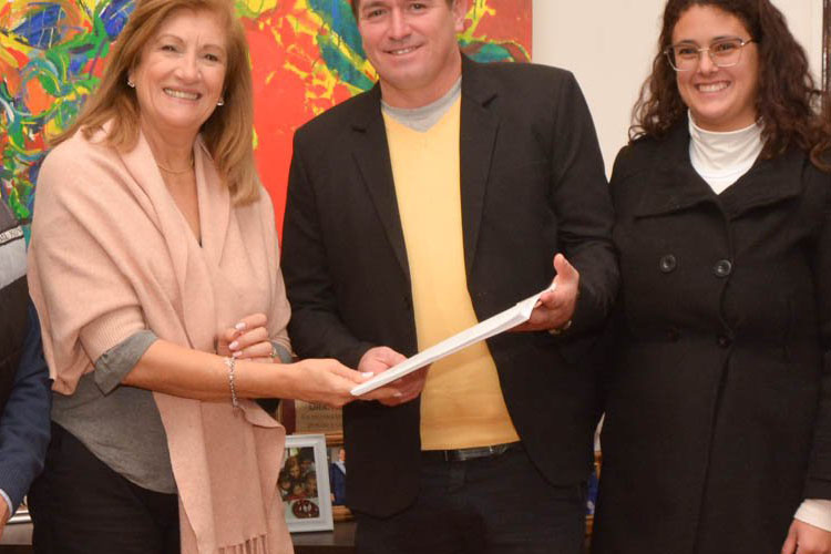 Entre Ríos: Entrega de matrículas para entidades cooperativas