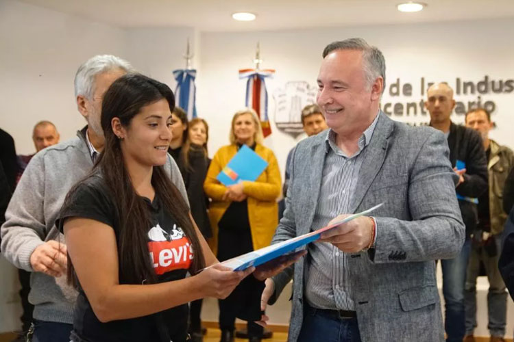 Córdoba: Un total de 27 cooperativas recibieron sus matrículas