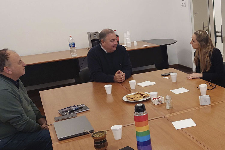 Julia Strada visitó las instalaciones de Cooperar