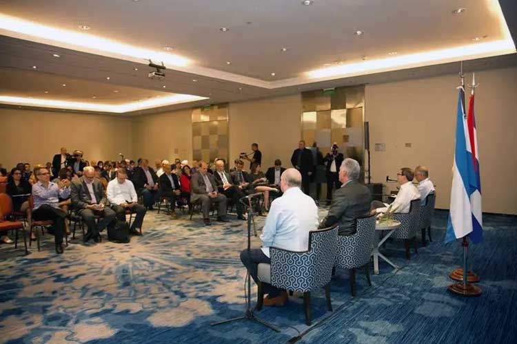 Roig estuvo con el presidente de Cuba