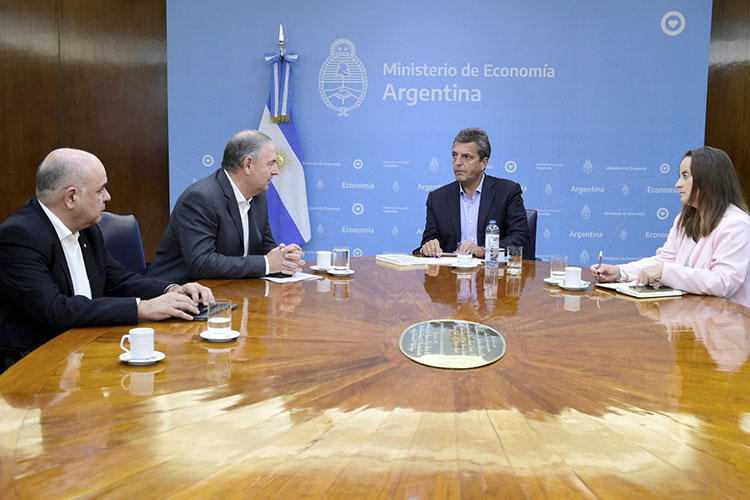 Ariel Guarco junto a Sergio Massa