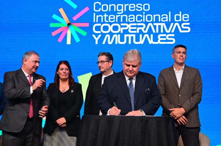 Córdoba lanza una Red de Municipios Cooperativos y Mutuales para impulsar el desarrollo local